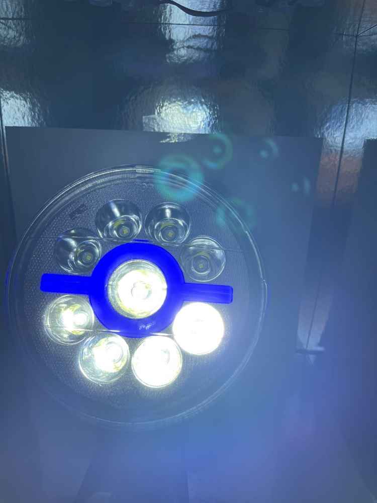 Faro moto AKT 6.3 pulgadas